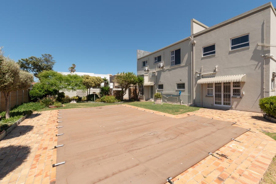 To Let 5 Bedroom Property for Rent in Melkbosstrand Central Western Cape